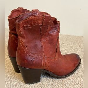 Frye Tabitha Short Western Boot | Burnt Red Antiqued | Size 8.5 | 3 inch heel